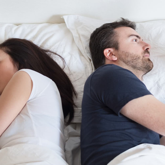 Les médias sociaux sont-ils nuisibles à votre relation?